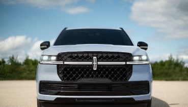 2025 Lincoln Navigator Reserve Jet Package Grey Mist